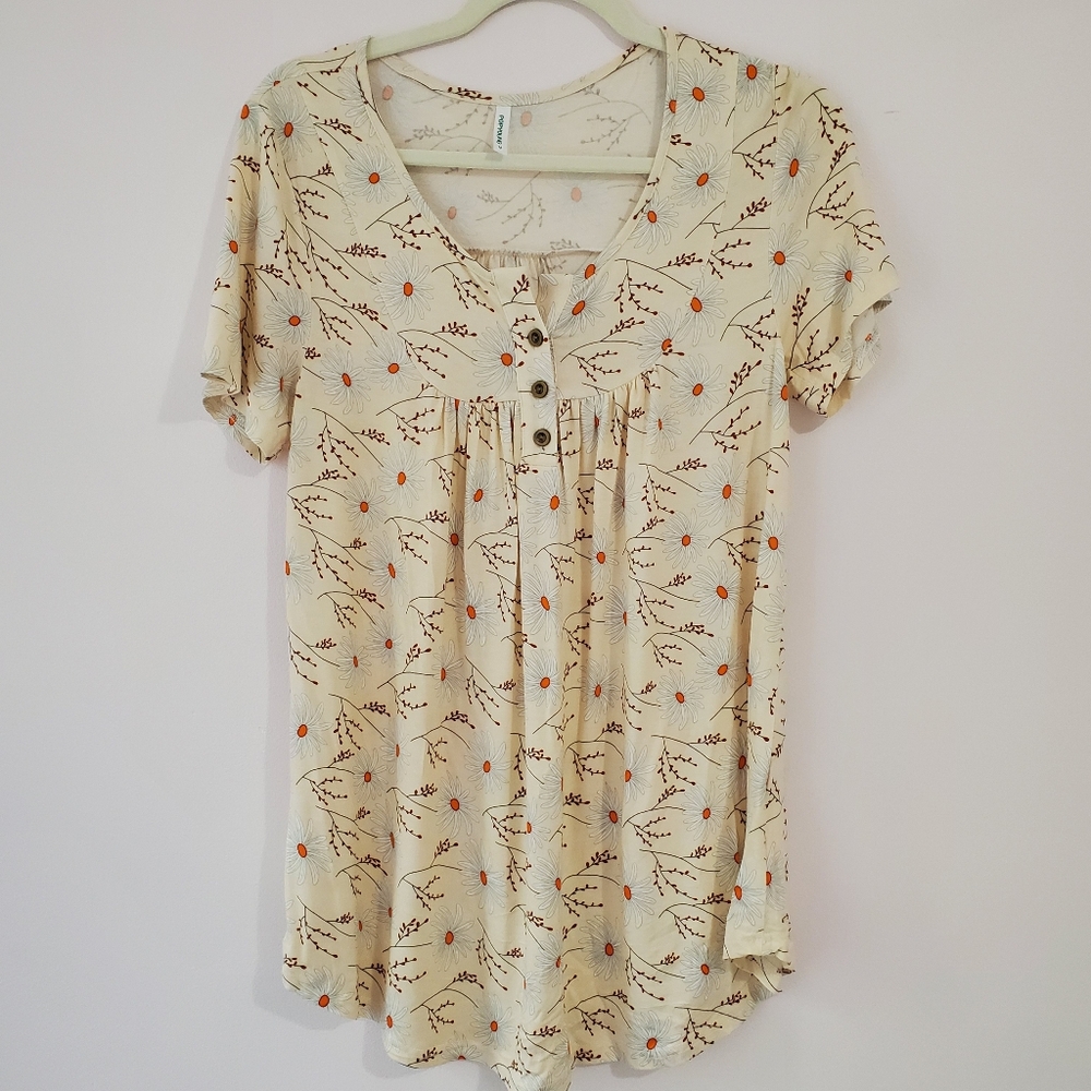 Popyoung Floral Ivory Women's Top Short Sleeve  Sz M Casual Soft Streetwear NWOT